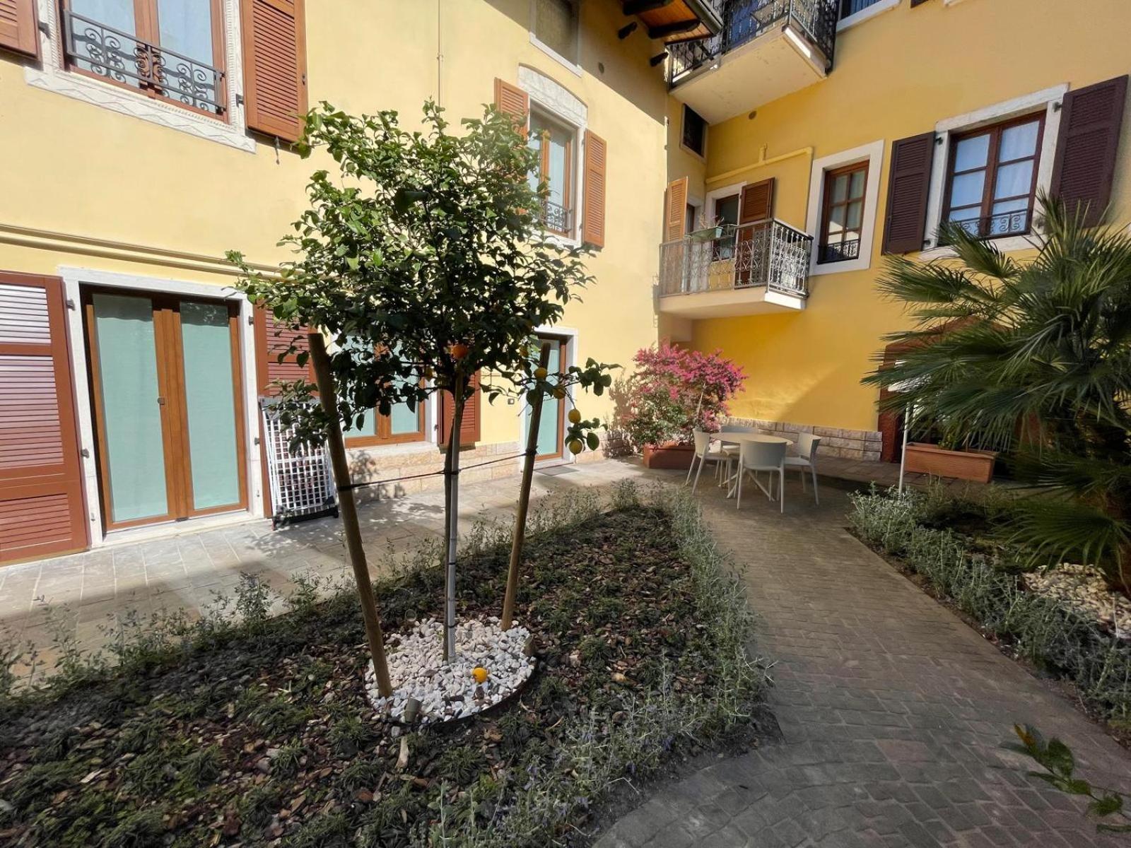 Residence Villa Degli Aranci Riva del Garda Kültér fotó